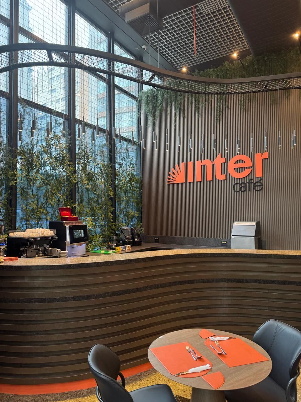 O Inter Café Itaim é a nossa segunda unidade em São Paulo, contamos também com uma unidade no Parque Ibirapuera Inter Café