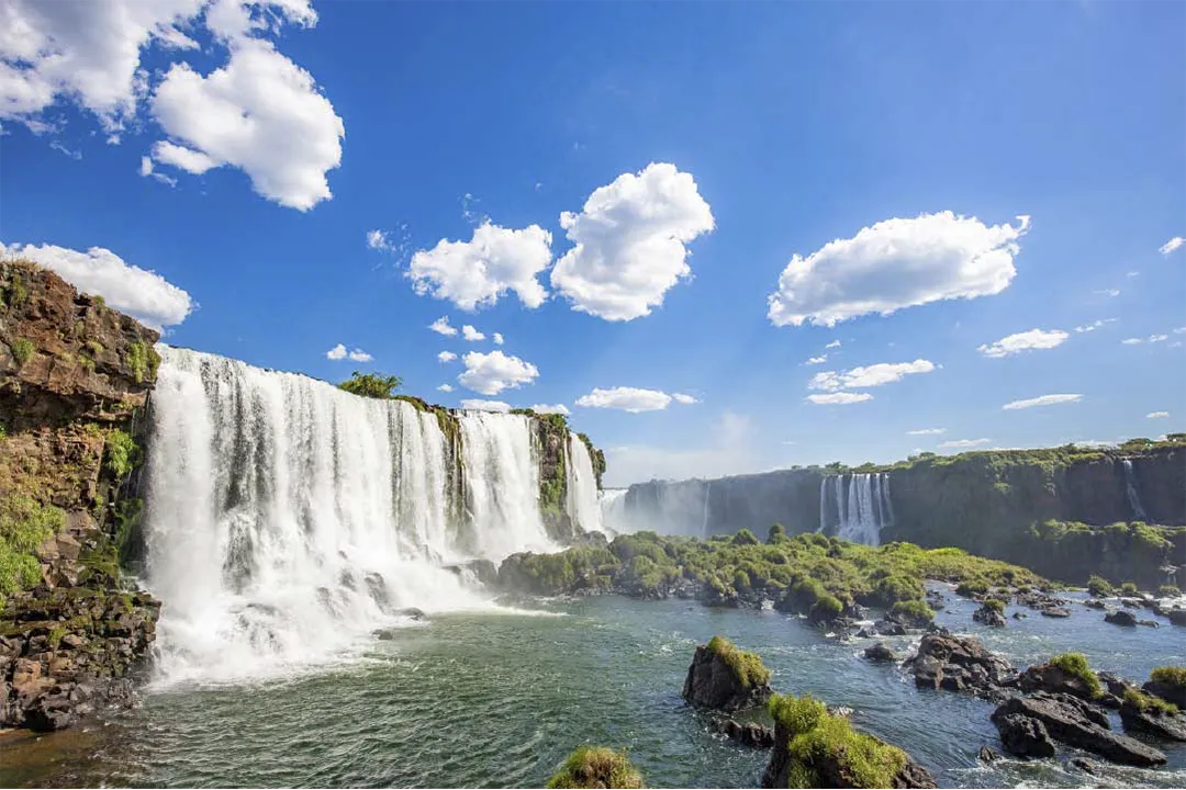 queda das cataratas do Iguaçu