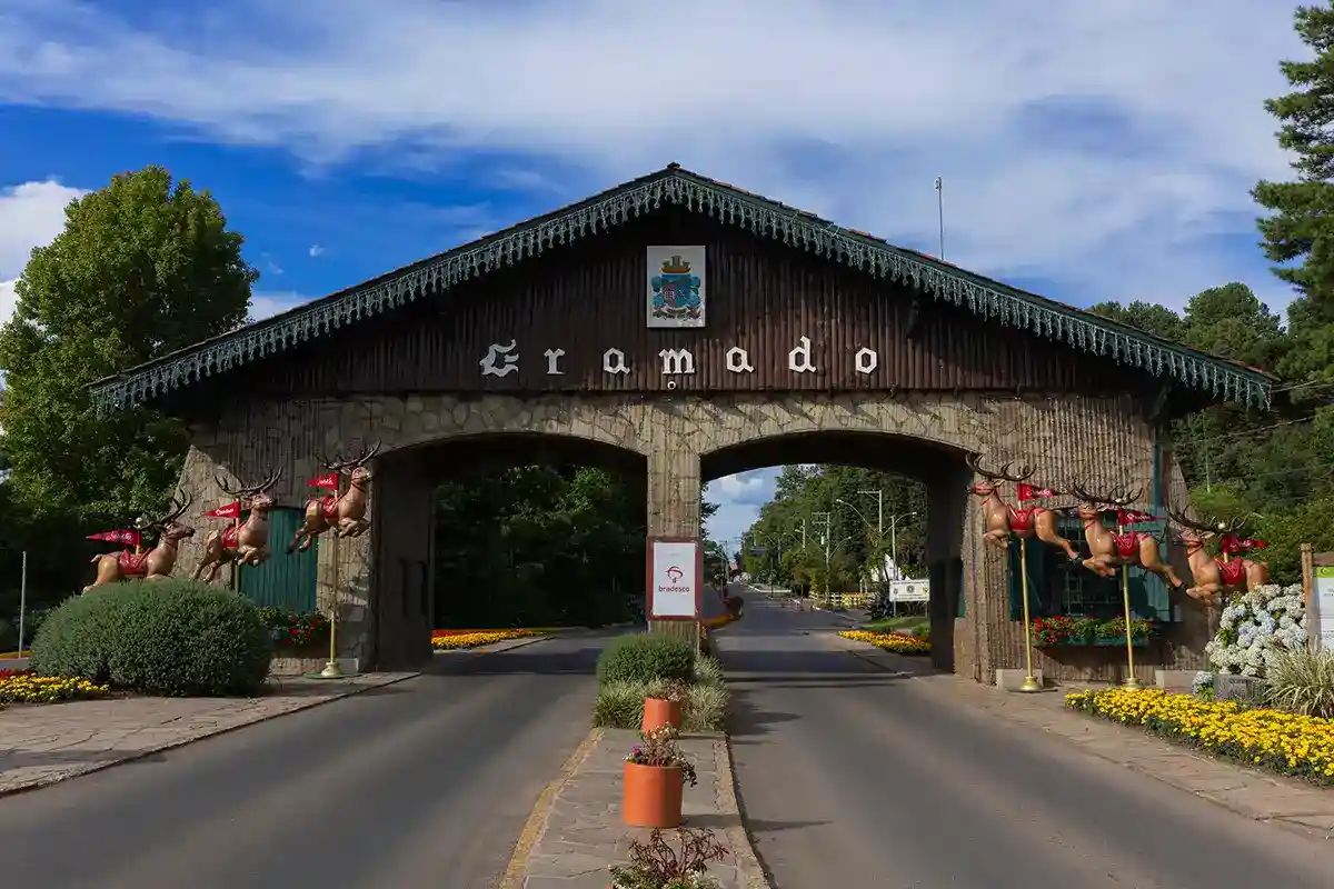 portal de entrada na cidade de Gramado 